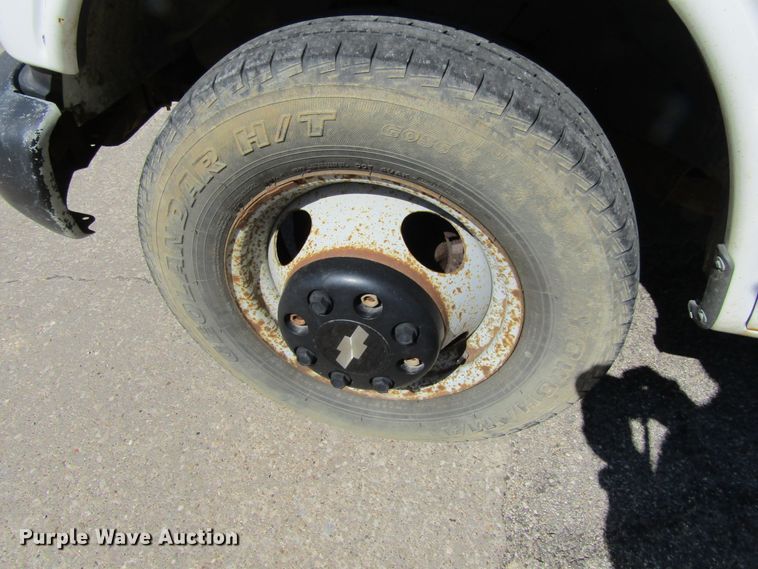 image for item GC9887 1999 Chevrolet Express G3500  box truck