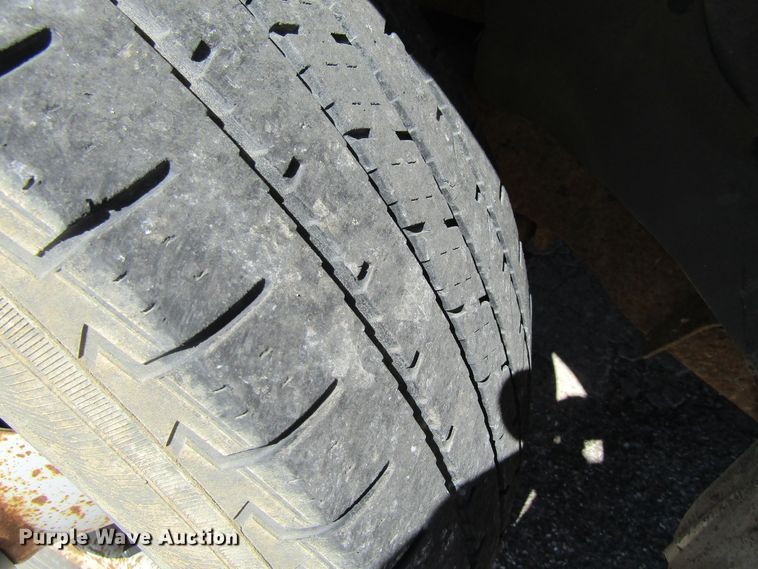 image for item GC9887 1999 Chevrolet Express G3500  box truck