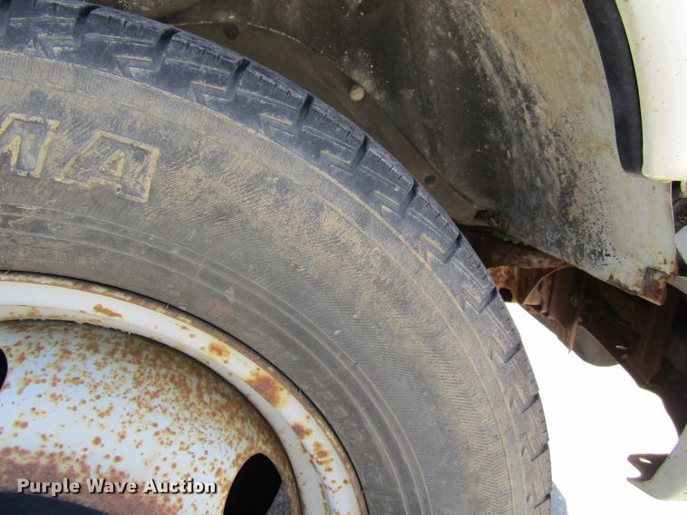 image for item GC9887 1999 Chevrolet Express G3500  box truck