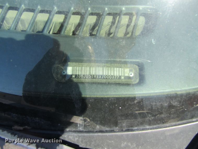 image for item GC9887 1999 Chevrolet Express G3500  box truck