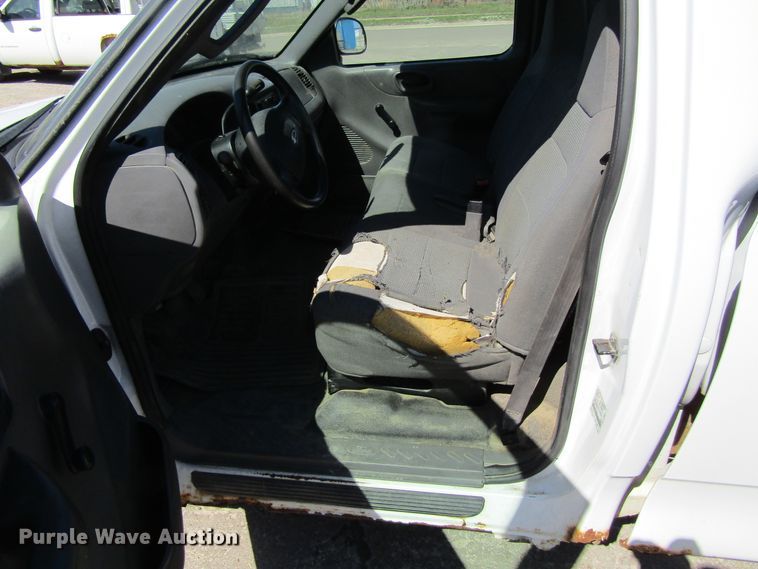 image for item GC9888 2003 Ford F150  pickup truck