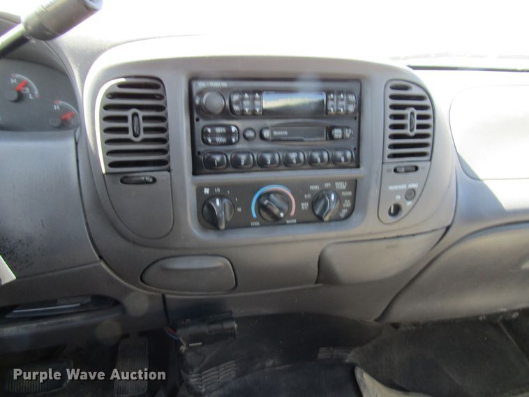 image for item GC9888 2003 Ford F150  pickup truck