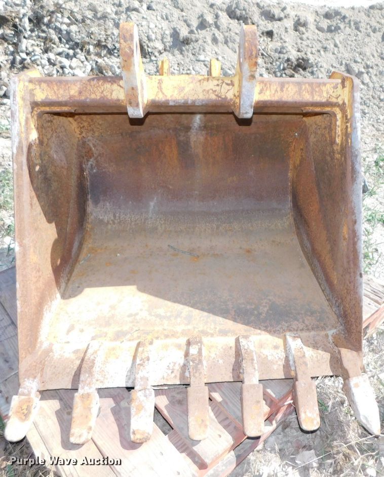 image for item GQ9967 (2) backhoe buckets