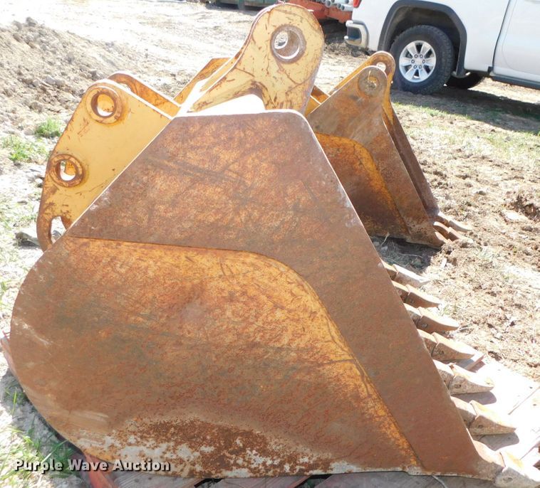image for item GQ9967 (2) backhoe buckets