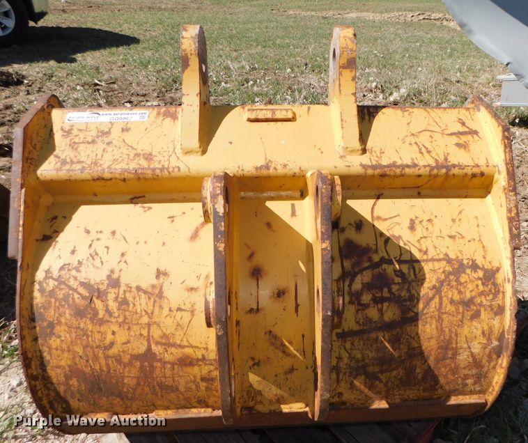 image for item GQ9967 (2) backhoe buckets