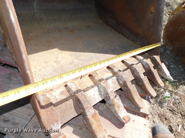 image for item GQ9967 (2) backhoe buckets