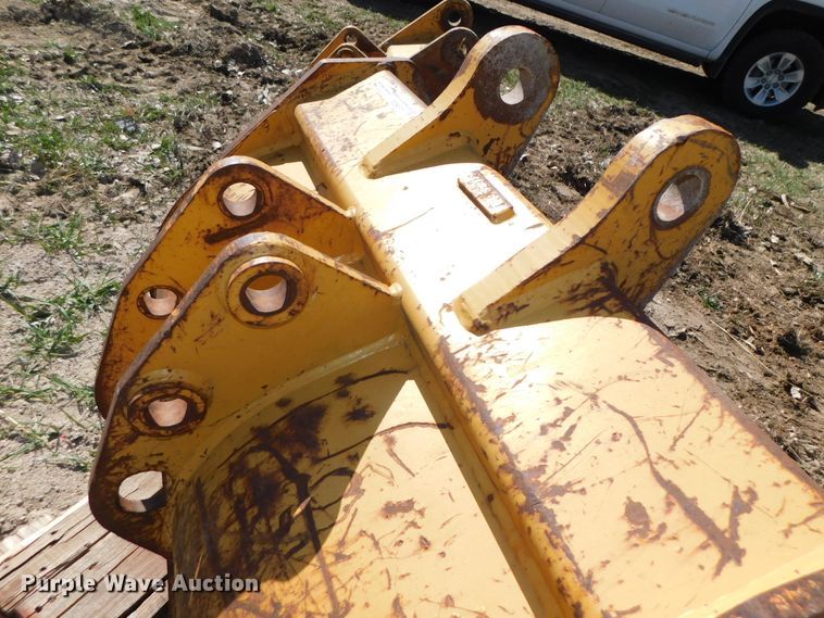 image for item GQ9967 (2) backhoe buckets