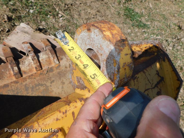 image for item GQ9967 (2) backhoe buckets