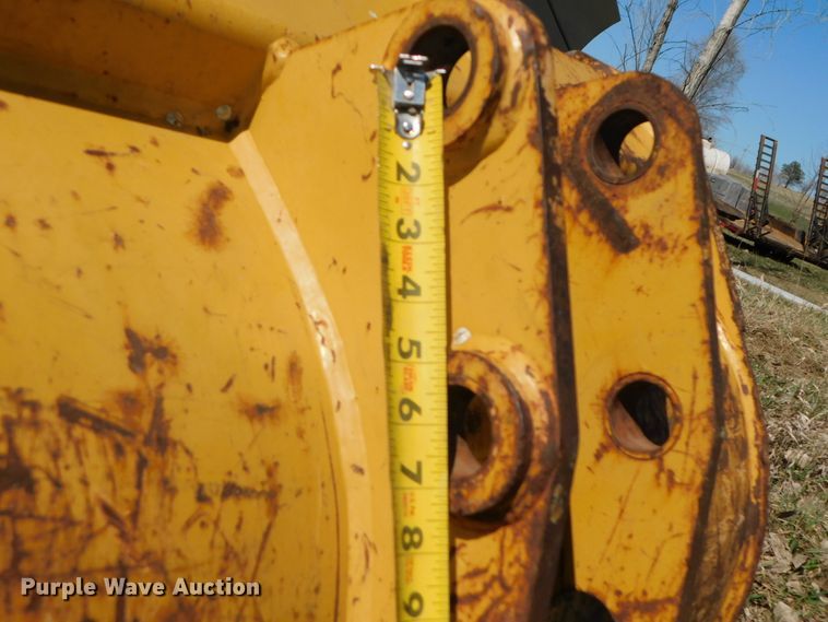 image for item GQ9967 (2) backhoe buckets