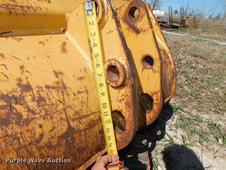 image for item GQ9967 (2) backhoe buckets