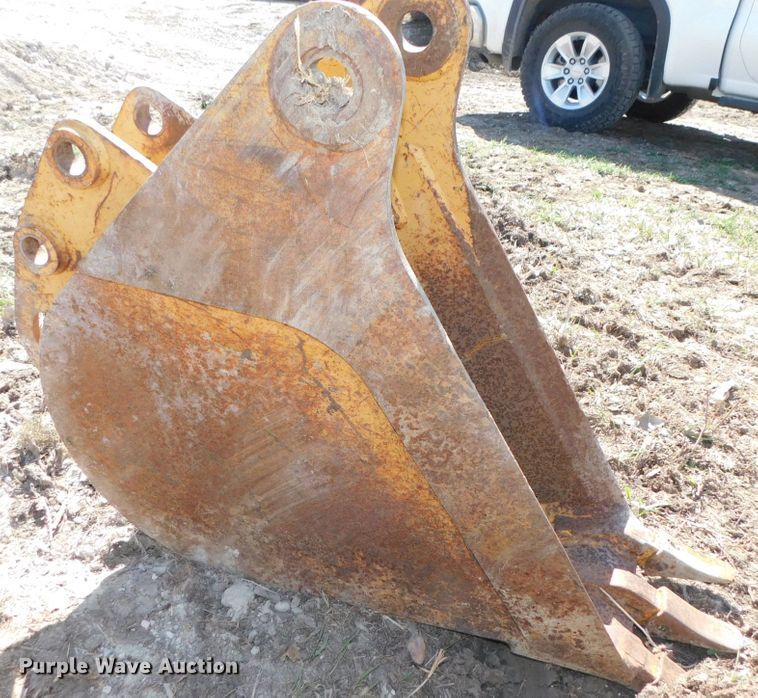 image for item GQ9967 (2) backhoe buckets