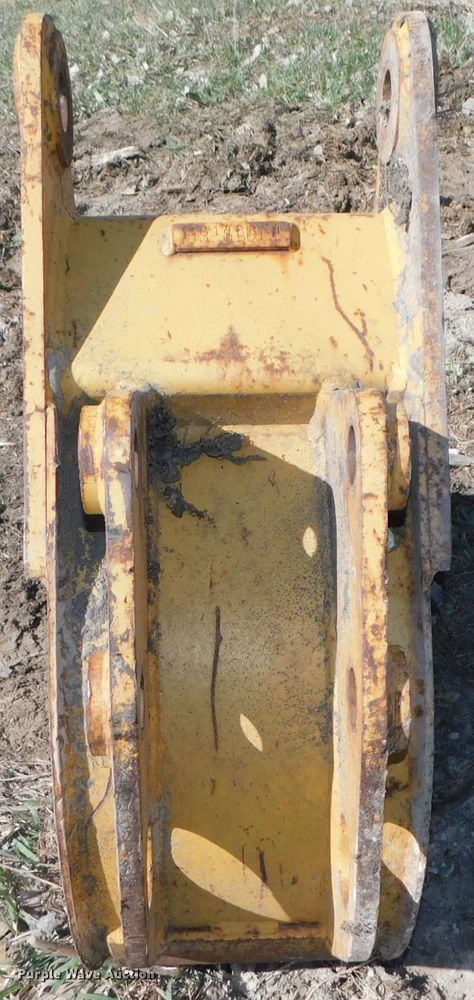 image for item GQ9967 (2) backhoe buckets