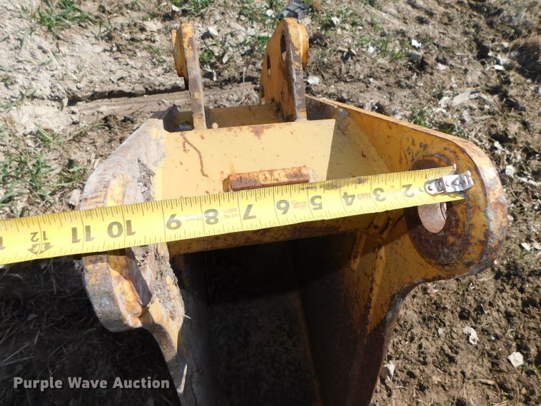 image for item GQ9967 (2) backhoe buckets