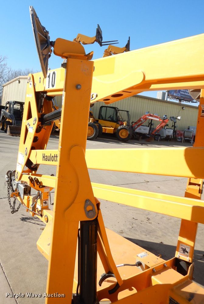 image for item HD9715 2017 Haulotte 45A17  boom lift