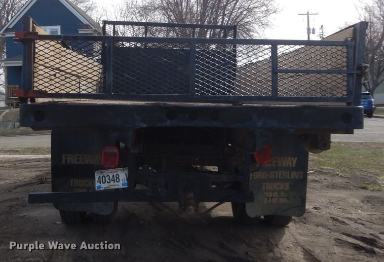 image for item HE9582 1999 Ford F800  dump flatbed truck