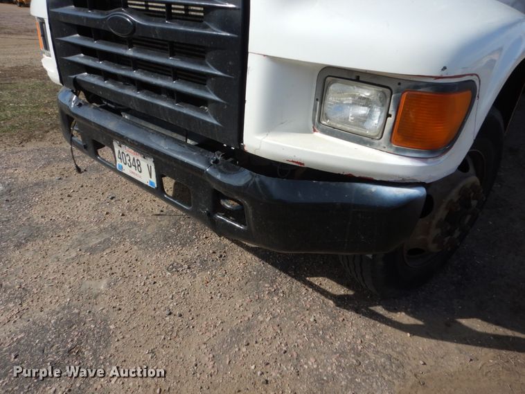 image for item HE9582 1999 Ford F800  dump flatbed truck