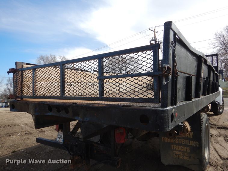 image for item HE9582 1999 Ford F800  dump flatbed truck