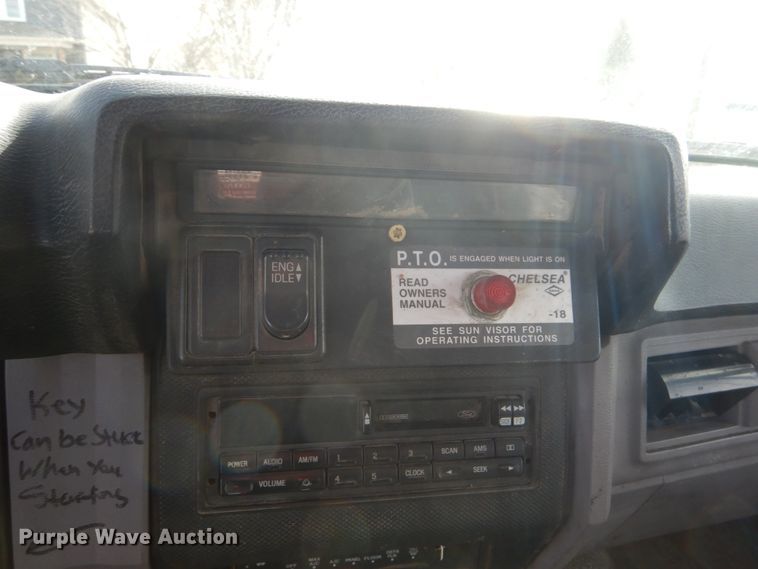 image for item HE9582 1999 Ford F800  dump flatbed truck