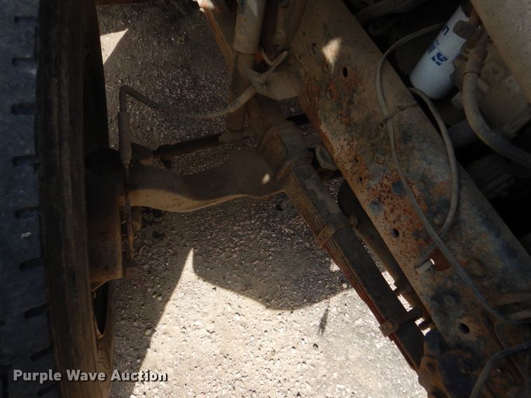 image for item HE9582 1999 Ford F800  dump flatbed truck