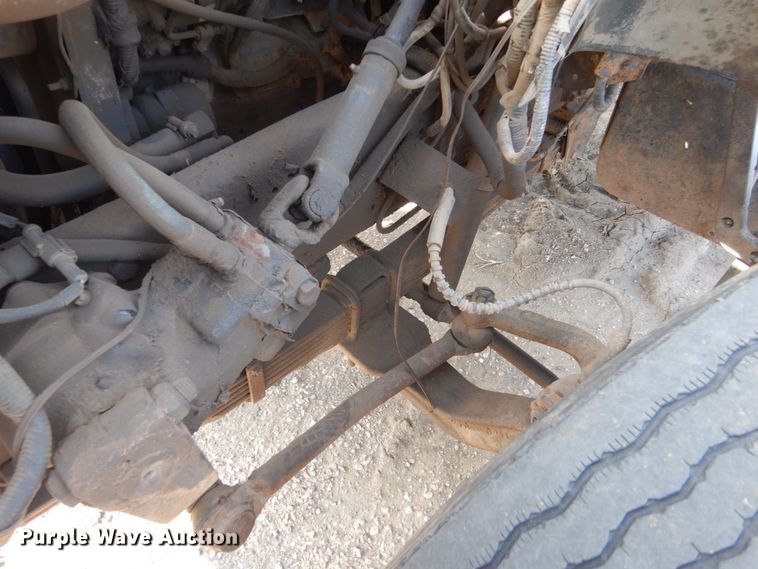 image for item HE9582 1999 Ford F800  dump flatbed truck