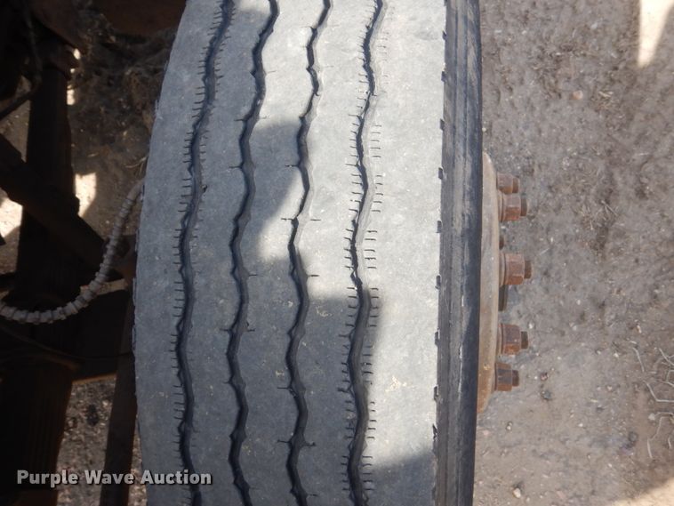 image for item HE9582 1999 Ford F800  dump flatbed truck