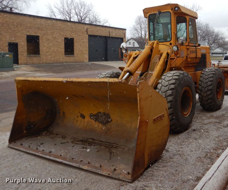 image for item HE9585 1980 John Deere 644BA  wheel loader