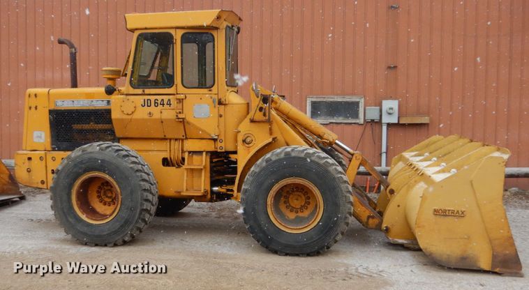 image for item HE9585 1980 John Deere 644BA  wheel loader