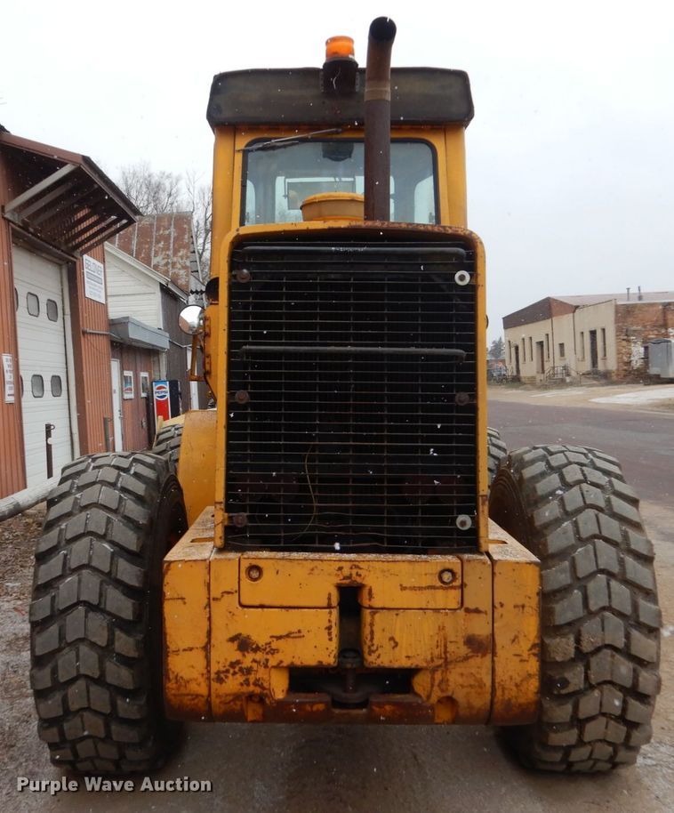 image for item HE9585 1980 John Deere 644BA  wheel loader