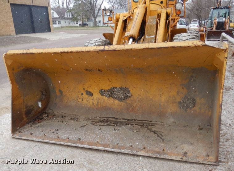 image for item HE9585 1980 John Deere 644BA  wheel loader