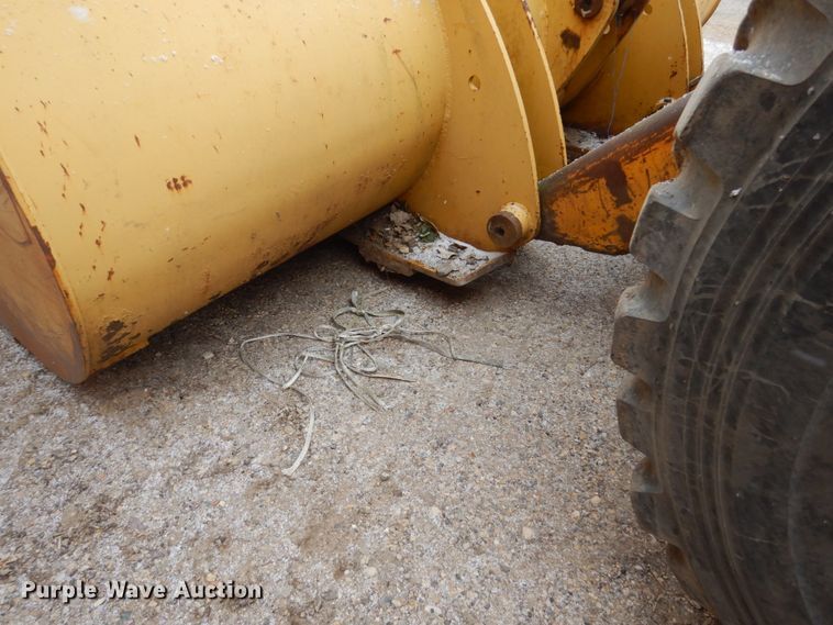 image for item HE9585 1980 John Deere 644BA  wheel loader