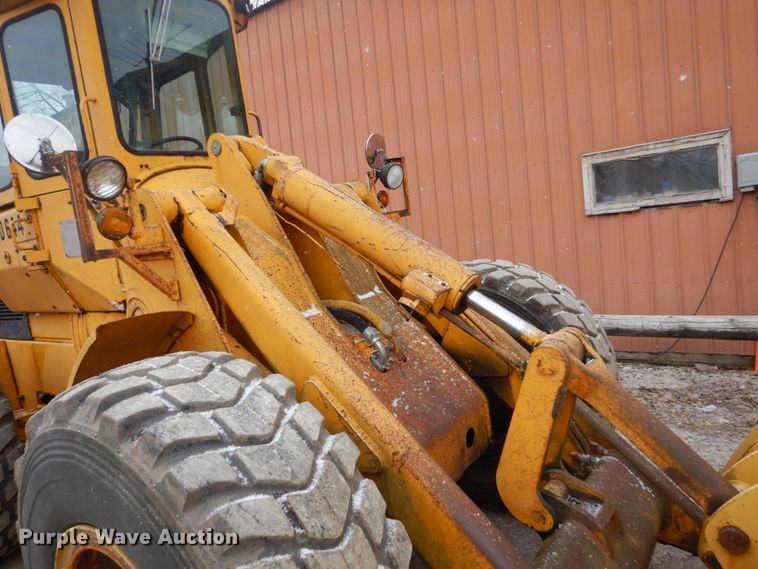 image for item HE9585 1980 John Deere 644BA  wheel loader