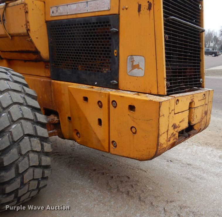 image for item HE9585 1980 John Deere 644BA  wheel loader