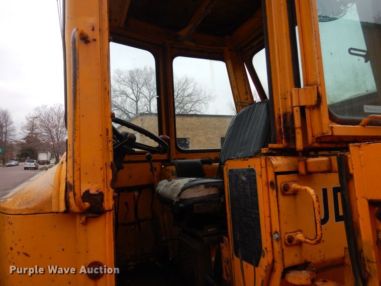 image for item HE9585 1980 John Deere 644BA  wheel loader