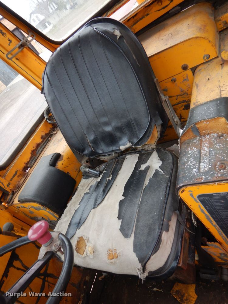 image for item HE9585 1980 John Deere 644BA  wheel loader