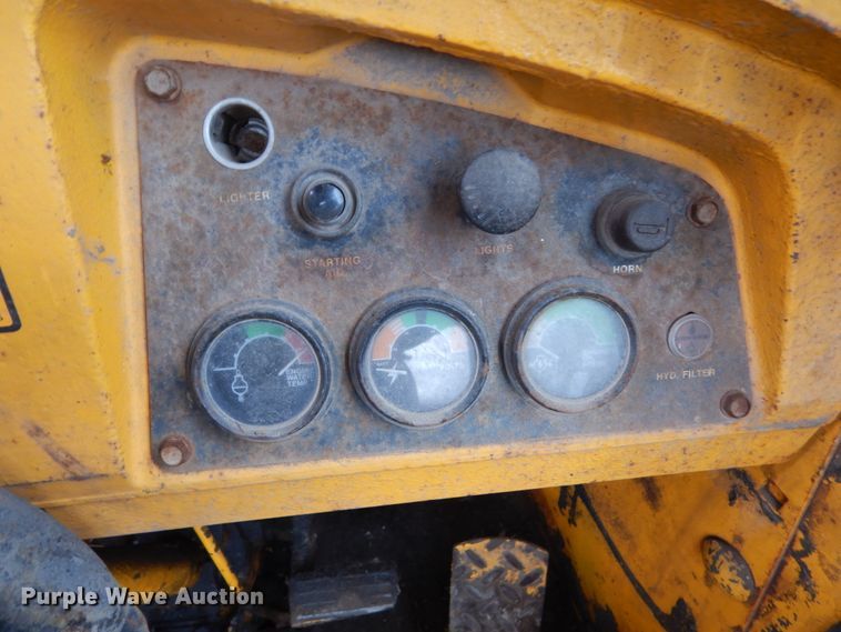 image for item HE9585 1980 John Deere 644BA  wheel loader