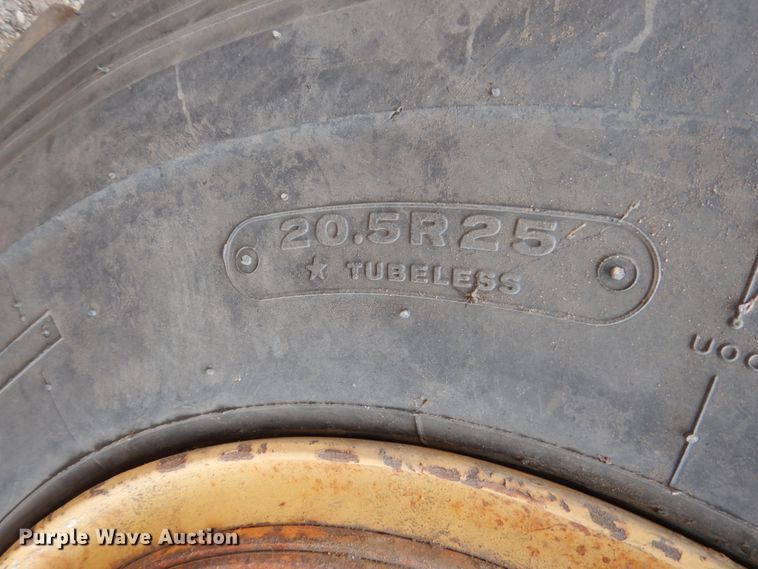 image for item HE9585 1980 John Deere 644BA  wheel loader