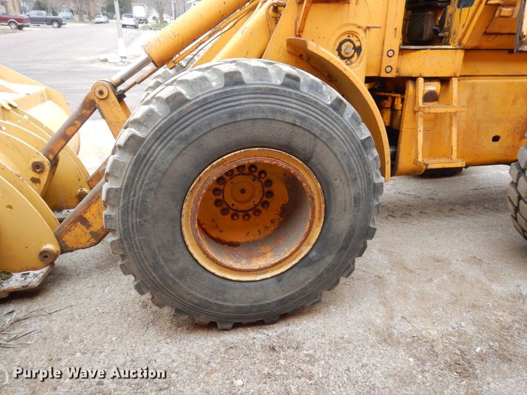 image for item HE9585 1980 John Deere 644BA  wheel loader
