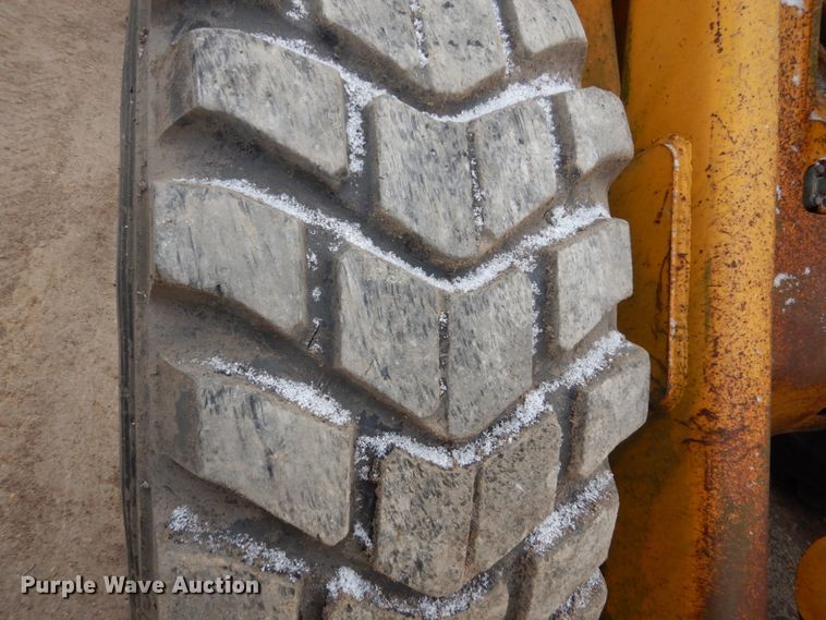 image for item HE9585 1980 John Deere 644BA  wheel loader