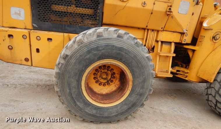 image for item HE9585 1980 John Deere 644BA  wheel loader