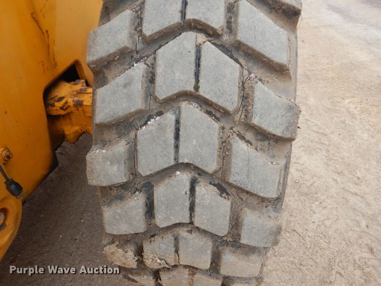 image for item HE9585 1980 John Deere 644BA  wheel loader