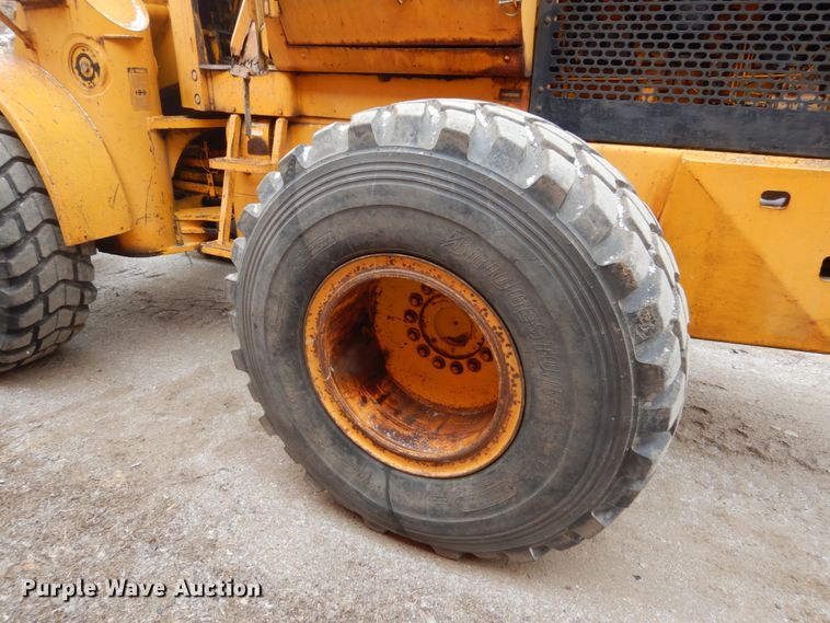 image for item HE9585 1980 John Deere 644BA  wheel loader