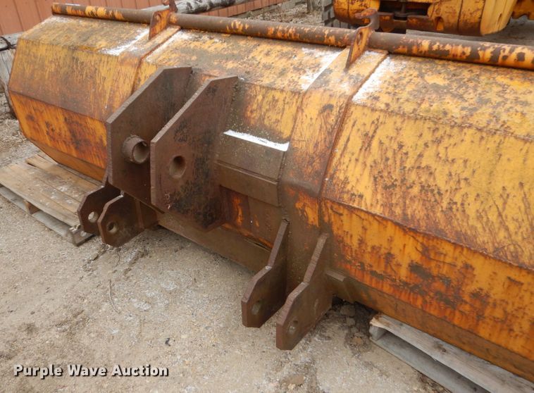 image for item HE9586 120"W loader bucket