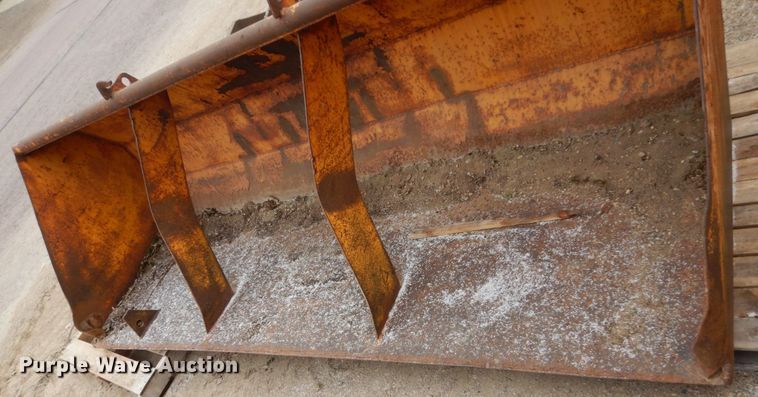 image for item HE9586 120"W loader bucket