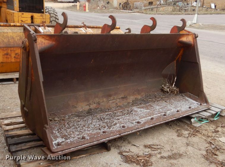 image for item HE9587 106"W four-in-one loader bucket