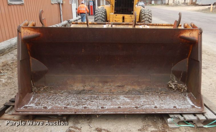 image for item HE9587 106"W four-in-one loader bucket