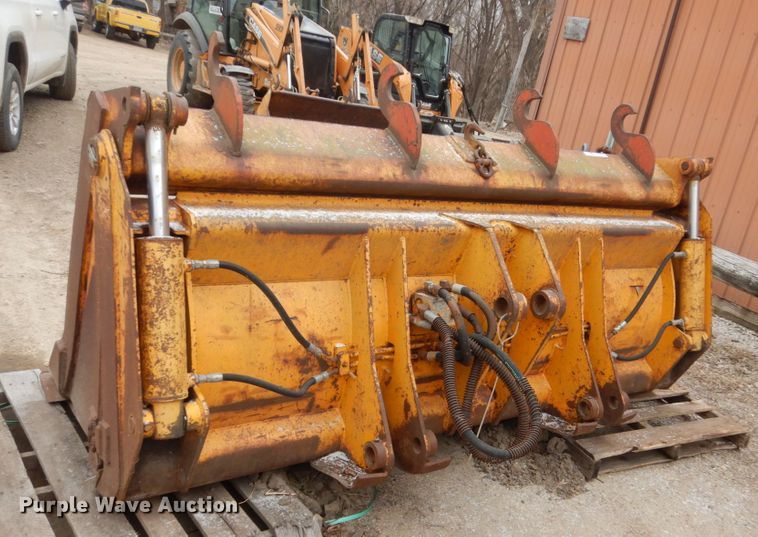 image for item HE9587 106"W four-in-one loader bucket