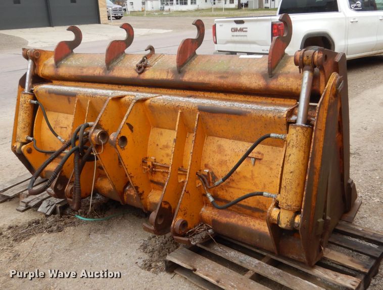 image for item HE9587 106"W four-in-one loader bucket