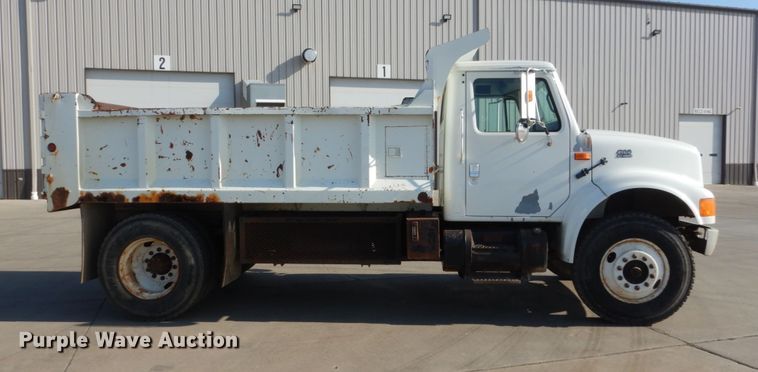 image for item HE9593 1996 International 4900  dump truck