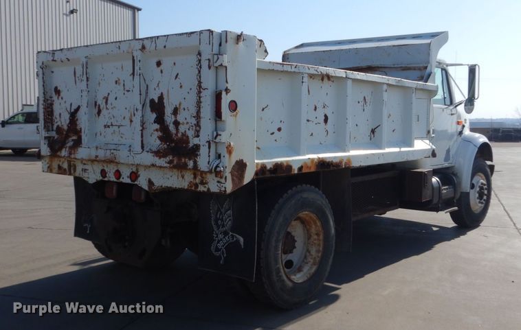 image for item HE9593 1996 International 4900  dump truck
