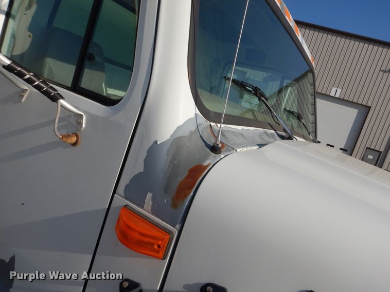 image for item HE9593 1996 International 4900  dump truck